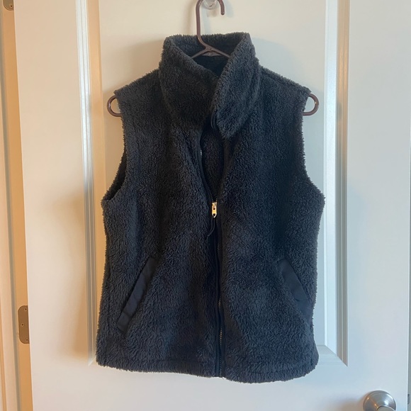 North Face Furry Fleece Vest- Black- size M (EUC) - Picture 2 of 8